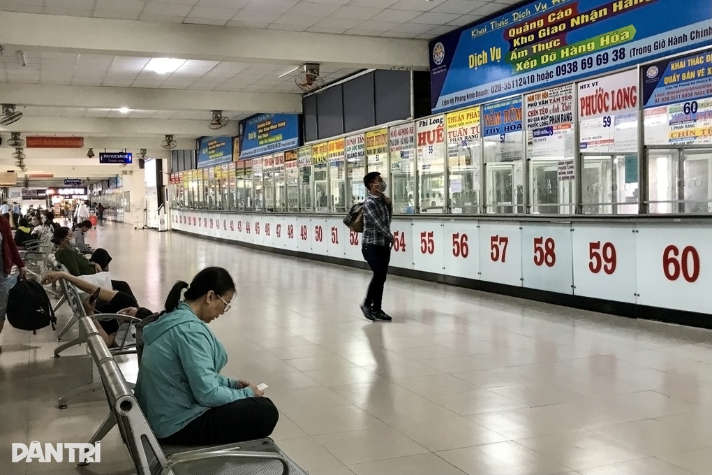 Có Bến xe miền Đông mới, vì sao bến cũ vẫn ùn tắc? - 1 Có Bến xe miền Đông mới, vì sao bến cũ vẫn ùn tắc? - 1
