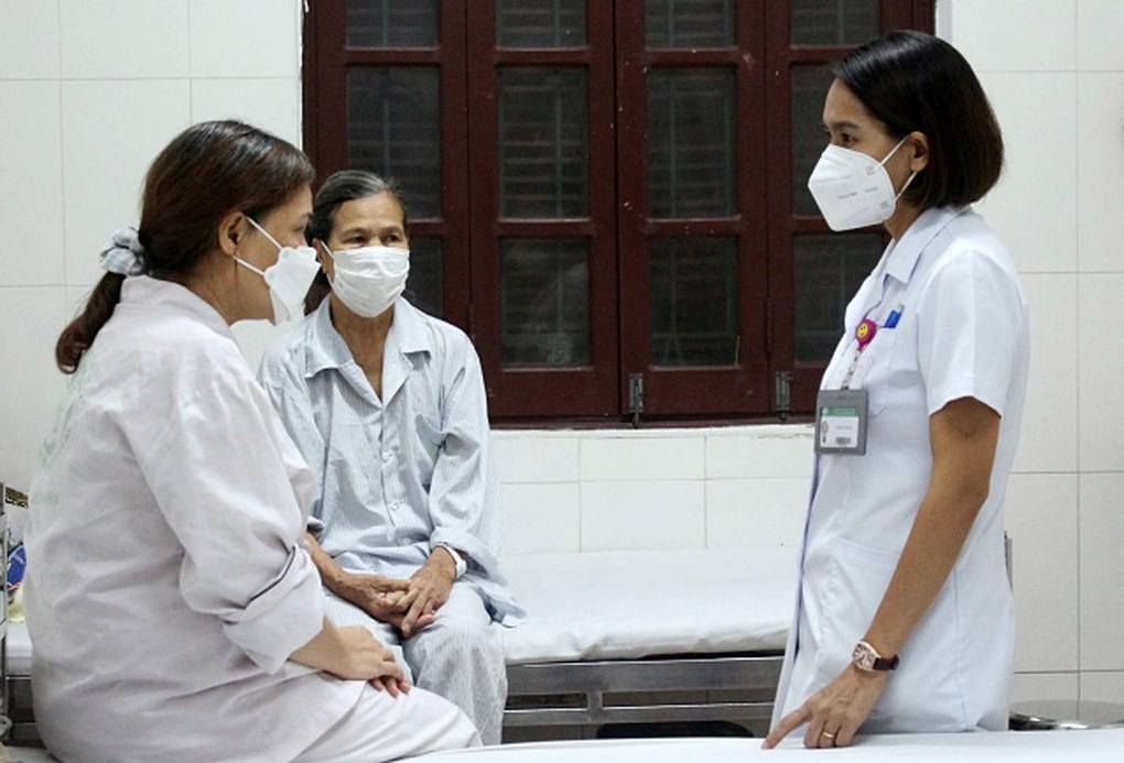 Mỗi ngày ngủ được 3 tiếng, người phụ nữ sợ không dám ngủ cùng chồng - 1 Mỗi ngày ngủ được 3 tiếng, người phụ nữ sợ không dám ngủ cùng chồng - 1