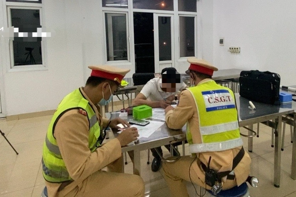 Phạt tài xế sử dụng ma túy lái ô tô trên cao tốc 37,5 triệu đồng - 1 Phạt tài xế sử dụng ma túy lái ô tô trên cao tốc 37,5 triệu đồng - 1