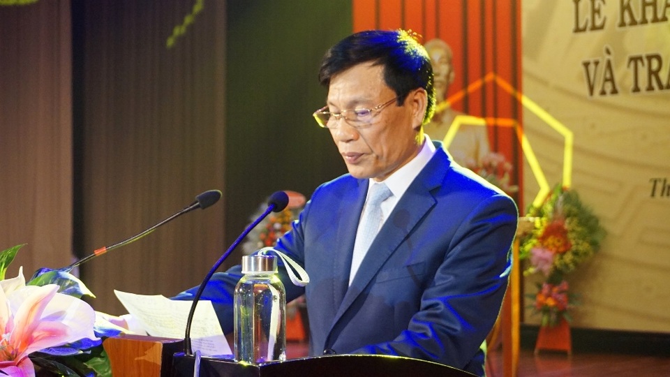 Bộ trưởng Nguyễn Ngọc Thiện đánh trống khai giảng Học viện Âm nhạc Huế - 5 Bộ trưởng Nguyễn Ngọc Thiện đánh trống khai giảng Học viện Âm nhạc Huế - 5