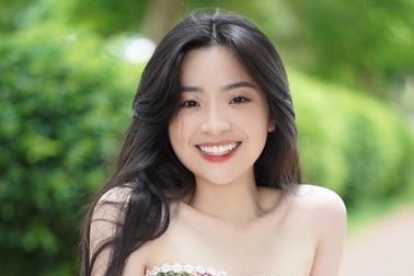 Nữ cổ động viên chiếm "spotlight" trận bóng rổ là Hoa khôi trường đại học