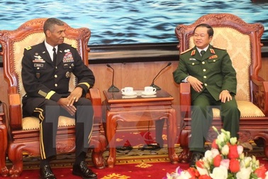  Tư lệnh Lục quân Thái Bình Dương Hoa Kỳ thăm Việt Nam