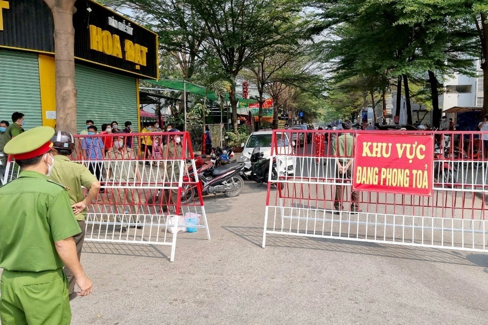 Bình Dương: Phong tỏa một tòa chung cư vì ca mắc Covid-19 trong cộng đồng - 1 Bình Dương: Phong tỏa một tòa chung cư vì ca mắc Covid-19 trong cộng đồng - 1