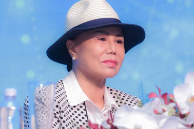 Ca sĩ Thanh Tuyền bất ngờ hủy liveshow, trả tiền vé cho khán giả