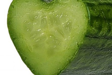 Dưa chuột hình trái tim đắt khách