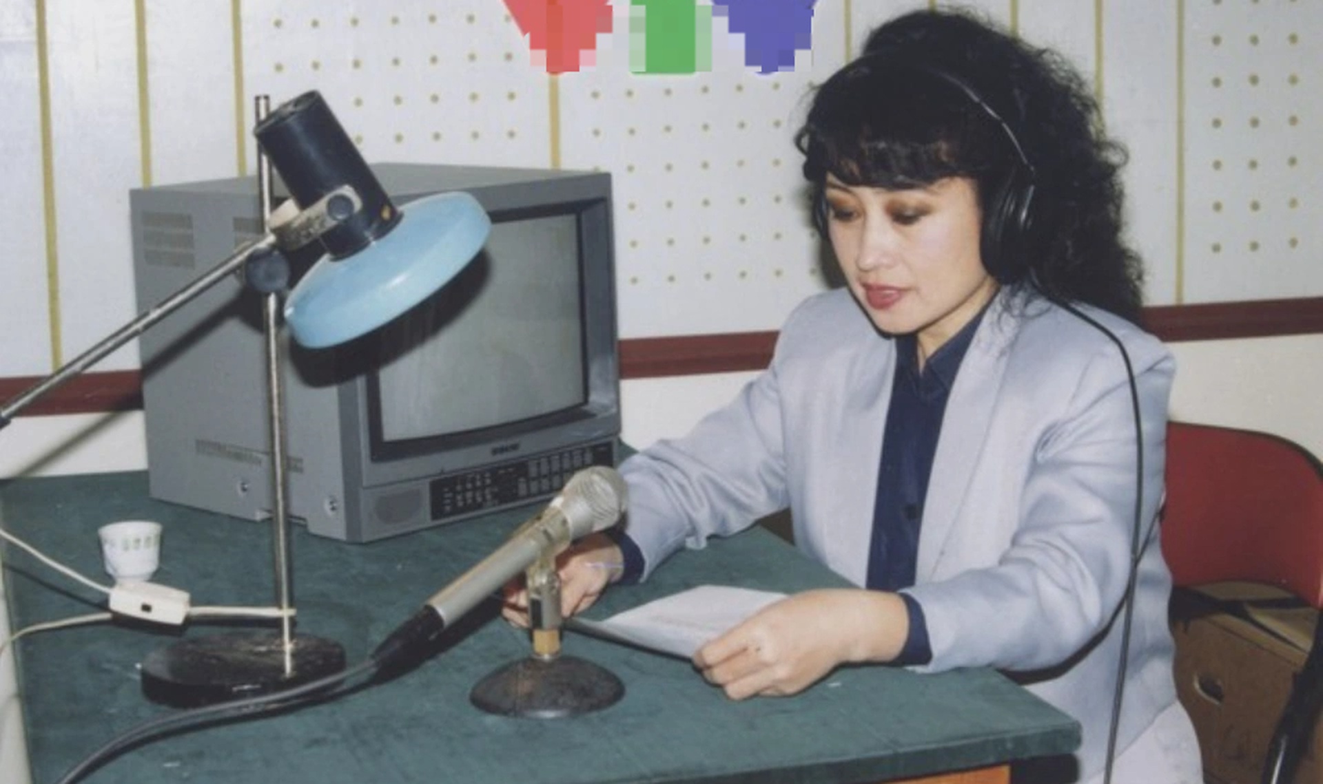 Giọng đọc huyền thoại Kim Tiến: U80 sống bình lặng, con chồng yêu thương - 2 Giọng đọc huyền thoại Kim Tiến: U80 sống bình lặng, con chồng yêu thương - 2