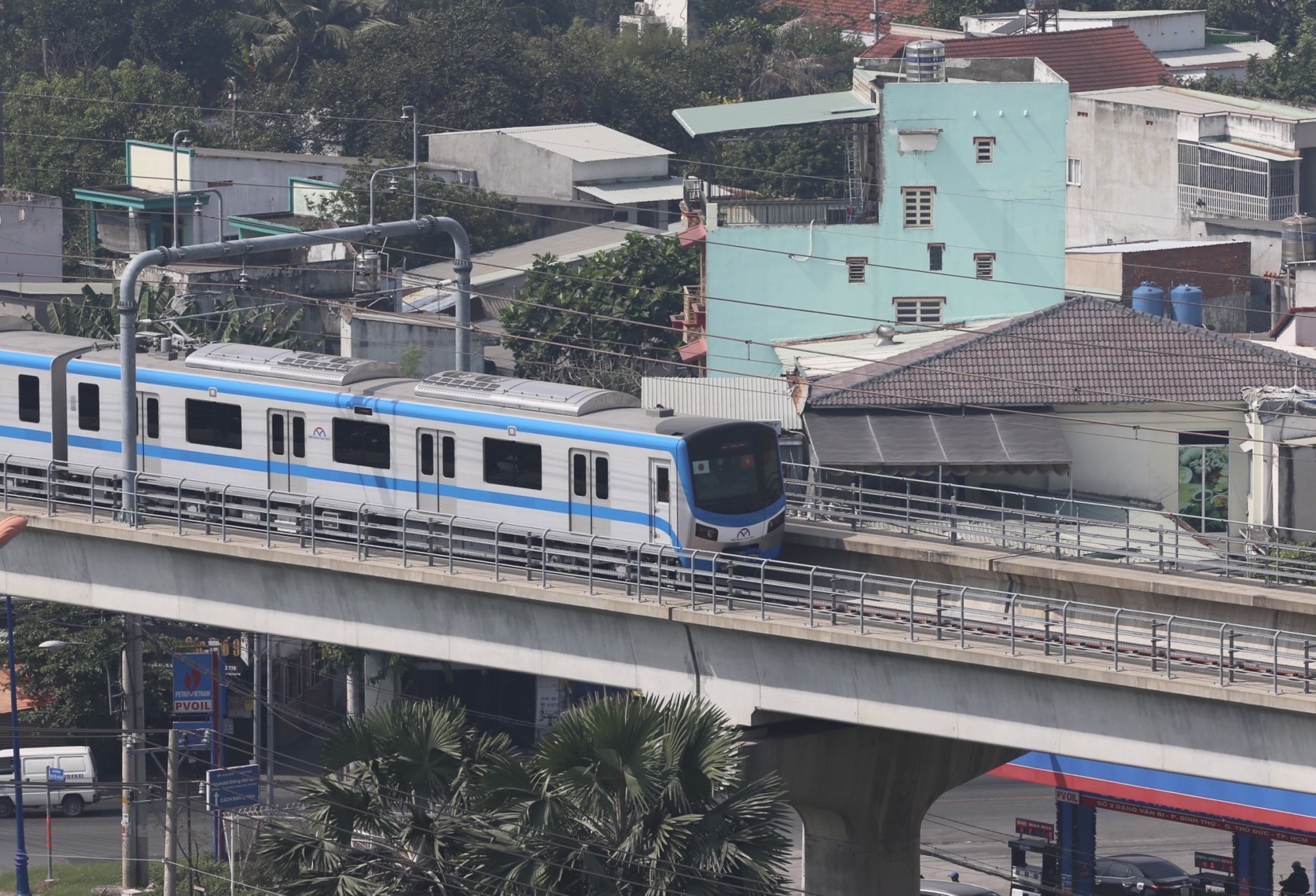 Người dân TPHCM hào hứng thử nghiệm tàu metro số 1 Bến Thành - Suối Tiên - 9 Người dân TPHCM hào hứng thử nghiệm tàu metro số 1 Bến Thành - Suối Tiên - 9