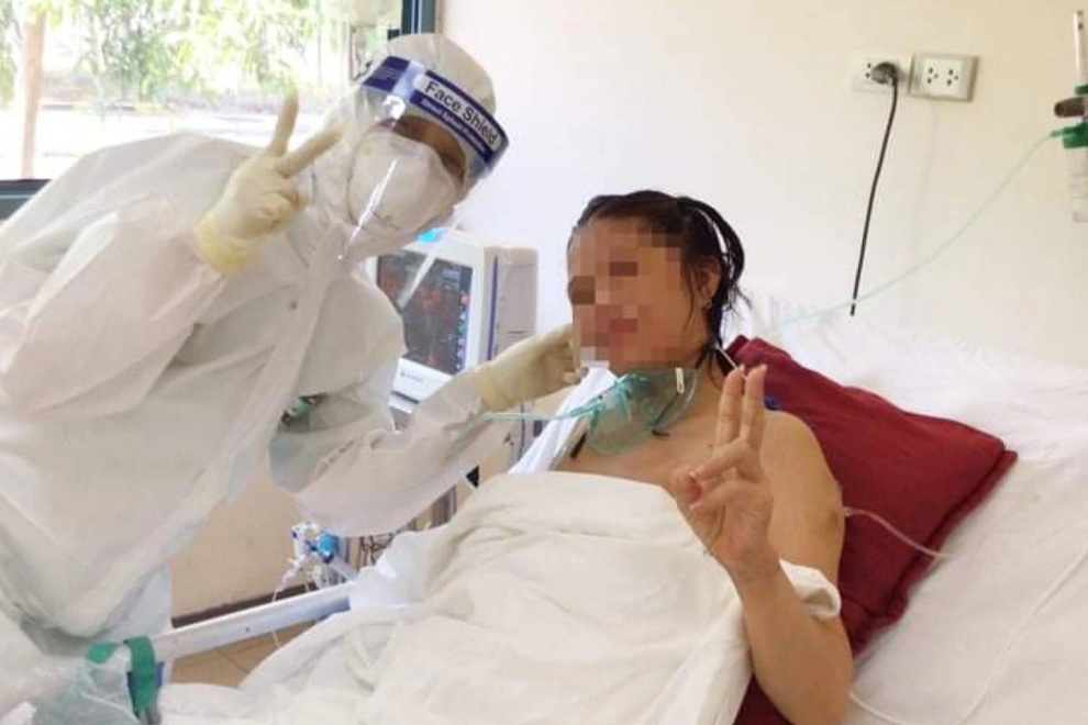 Thừa Thiên Huế: Cứu sống sản phụ mắc Covid-19 nguy kịch, mẹ tròn con vuông - 3 Thừa Thiên Huế: Cứu sống sản phụ mắc Covid-19 nguy kịch, mẹ tròn con vuông - 3