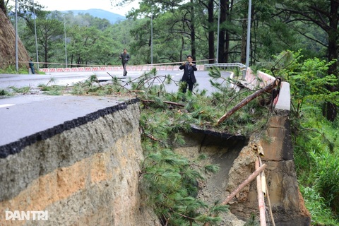 Đoàn chuyên gia địa chất tới Lâm Đồng khảo sát tình trạng sạt lở