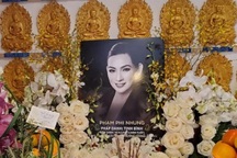 Ca sĩ Phi Nhung được đưa đi hỏa táng