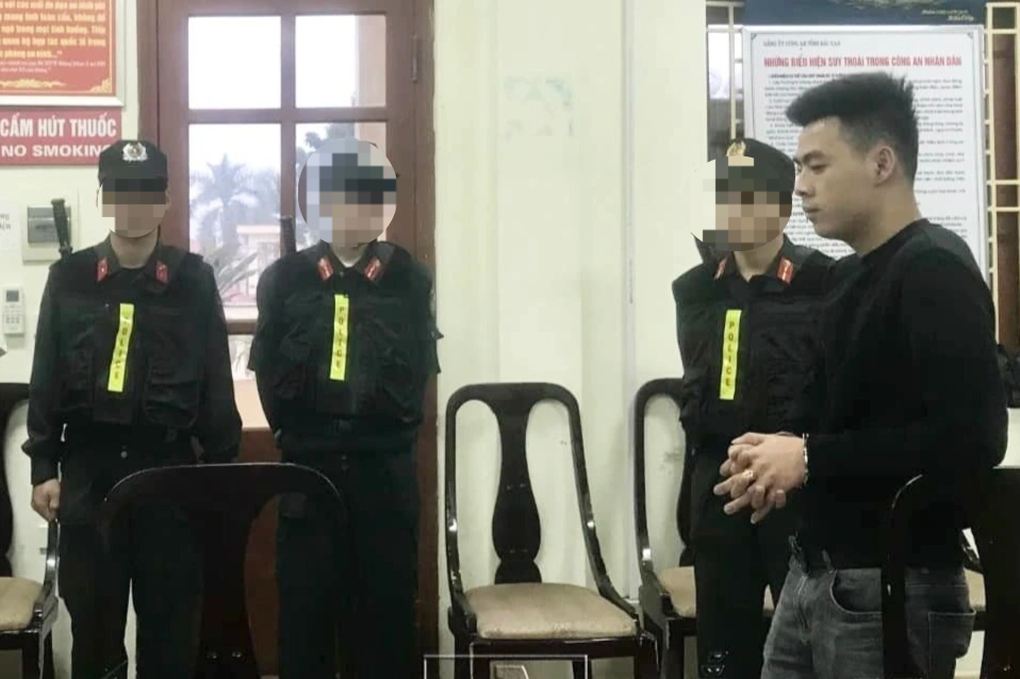 Dụ dỗ, lôi kéo cả trẻ em 13 tuổi vào làm việc ở quán karaoke - 1 Dụ dỗ, lôi kéo cả trẻ em 13 tuổi vào làm việc ở quán karaoke - 1