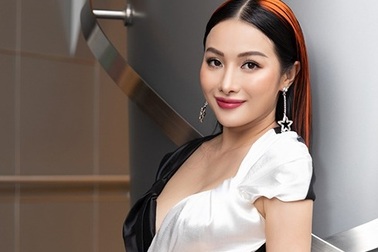 Diện đầm xẻ ngực táo bạo, Yaya Trương Nhi hút mọi ánh nhìn