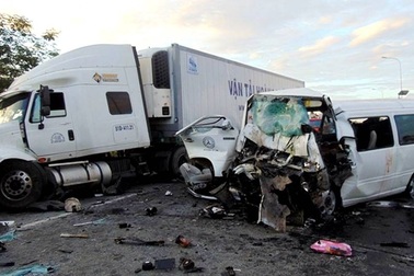 Vụ tai nạn thảm khốc 13 người chết: Tài xế xe đón dâu có dấu hiệu buồn ngủ