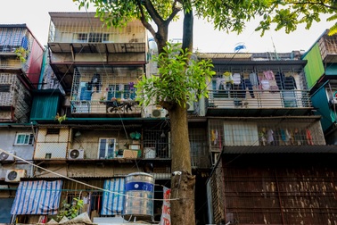 “Chuồng cọp” nhấp nhô, khu tập thể cũ ở Hà Nội “gồng mình” chống đỡ