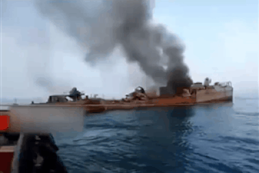 Video vụ tàu chiến Iran bắn nhầm tên lửa vào đồng đội khiến 19 người chết