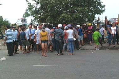 Nam thanh niên tự thiêu giữa chợ có biểu hiện tâm thần