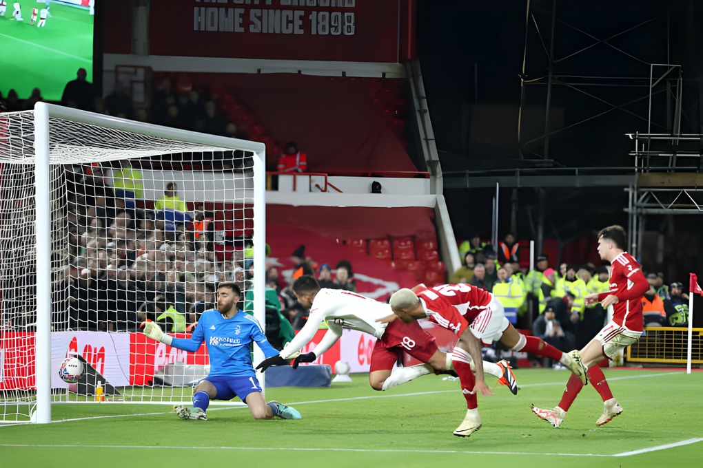 Casemiro ghi bàn ở phút 89, Man Utd vào tứ kết FA Cup - 2