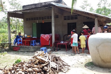 Nhà trường tổ chức đi tắm biển, một học sinh đuối nước