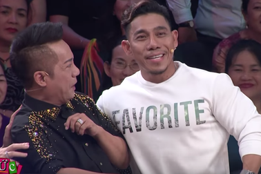 Minh Nhí bất ngờ "đọ cơ bắp” với Phạm Văn Mách khiến khán giả bật cười