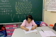 Bà giáo già 25 năm mở lớp học tình thương
