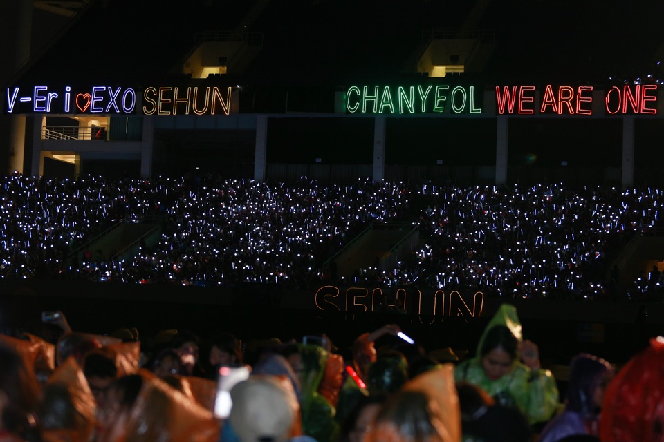 Ngắm lại màn trình diễn khiến fan phát cuồng của EXO-SC, Taemin - 18 Ngắm lại màn trình diễn khiến fan phát cuồng của EXO-SC, Taemin - 18