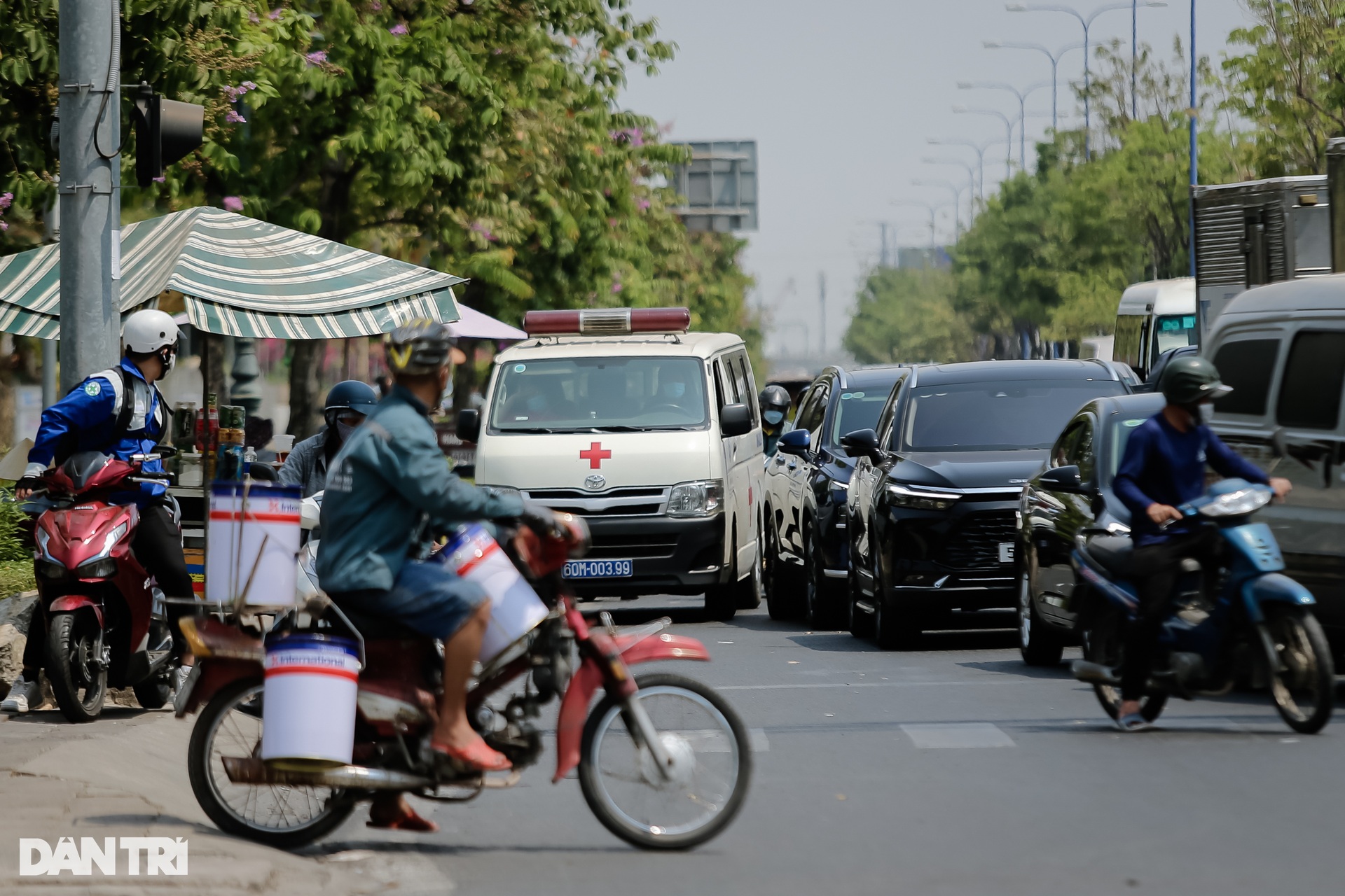 Tài xế than trời vì kẹt xe như cơm bữa ở cửa ngõ phía Đông TPHCM - 6 Tài xế than trời vì kẹt xe như cơm bữa ở cửa ngõ phía Đông TPHCM - 6