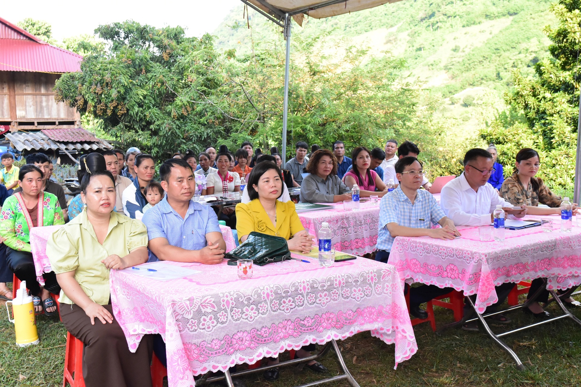 Khánh thành 5 nhà Nhân ái trong niềm phấn khởi của người dân Điện Biên - 1 Khánh thành 5 nhà Nhân ái trong niềm phấn khởi của người dân Điện Biên - 1