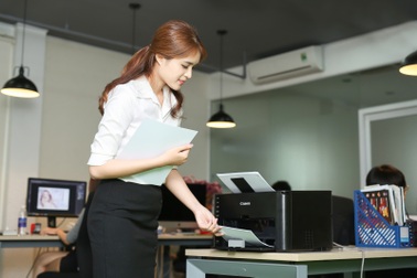 Tâm sự của một nữ nhân viên văn phòng về Canon LBP151dw