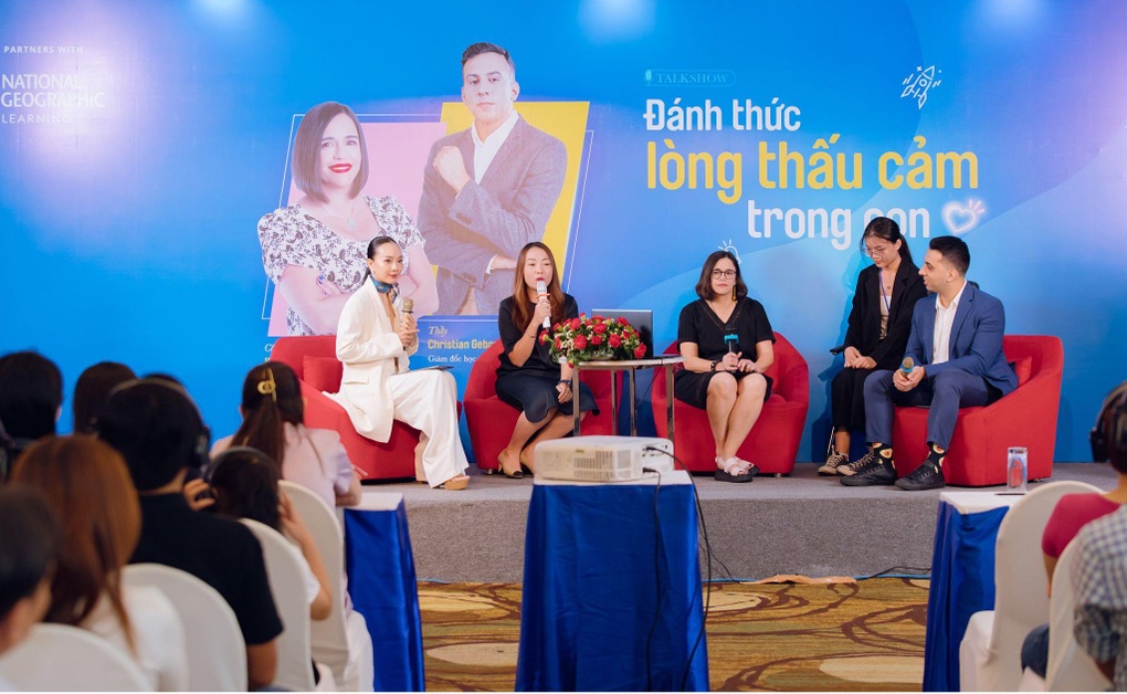 Những định kiến về cảm xúc của con mà bố mẹ thường gặp phải - 1 Những định kiến về cảm xúc của con mà bố mẹ thường gặp phải - 1