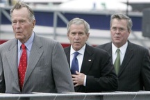 Cha con nhà Bush không ủng hộ Donald Trump tranh cử