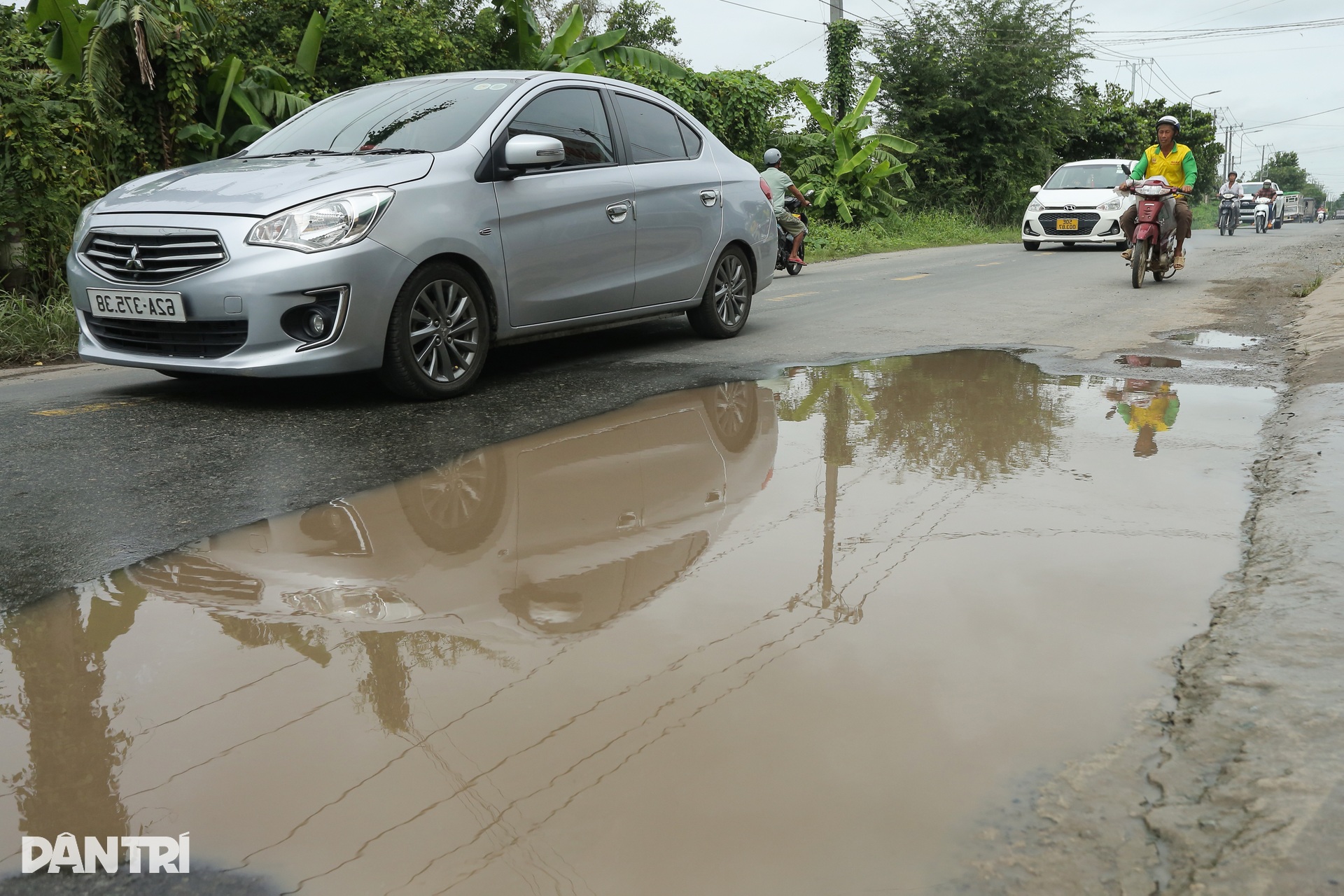 Quốc lộ 62 ở Tây Ninh xuống cấp nghiêm trọng, mặt đường chi chít “ổ gà” - 8 Quốc lộ 62 ở Tây Ninh xuống cấp nghiêm trọng, mặt đường chi chít “ổ gà” - 8
