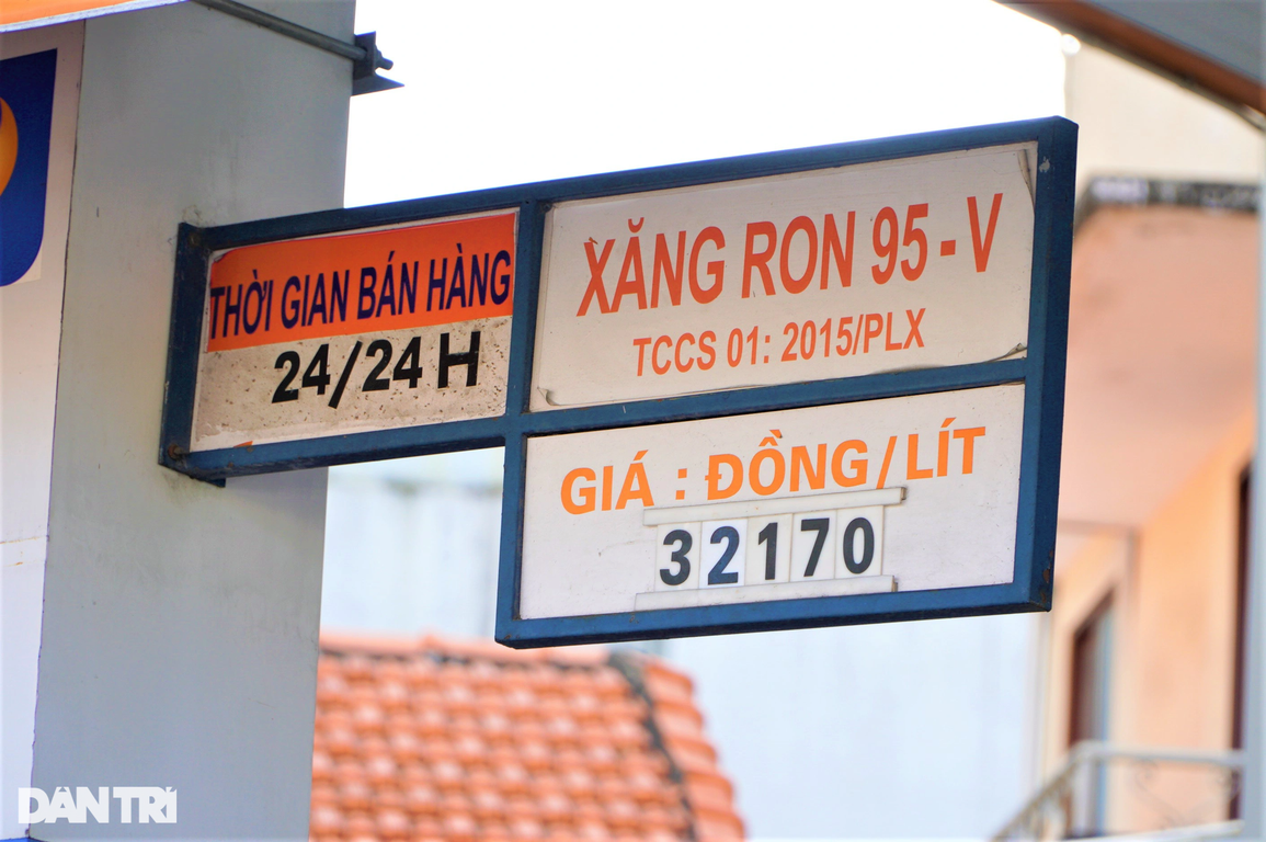 Xuất hiện xăng cao cấp gần 33.000 đồng/lít tại TPHCM, người dân ngán ngẩm - 3 Xuất hiện xăng cao cấp gần 33.000 đồng/lít tại TPHCM, người dân ngán ngẩm - 3
