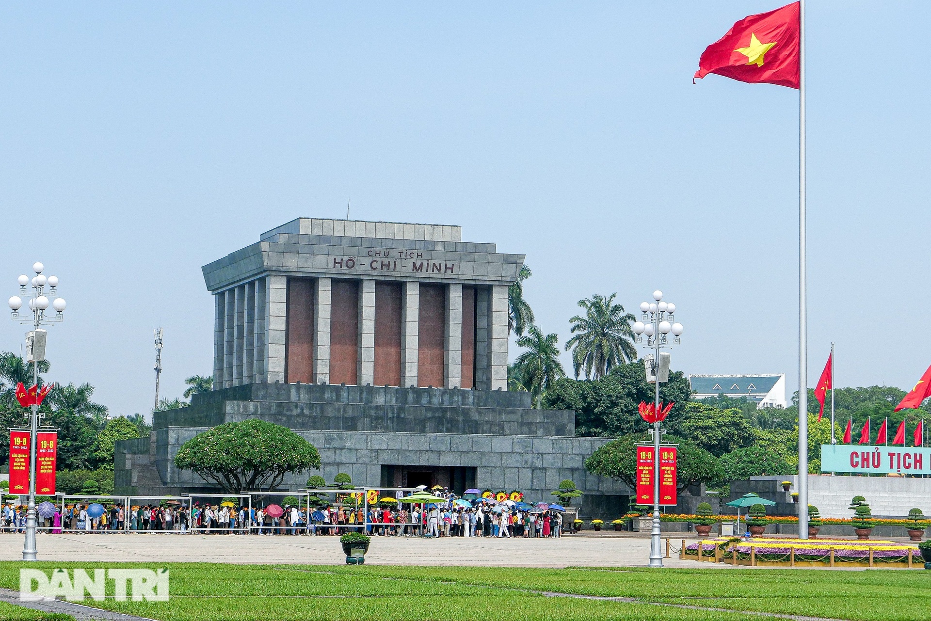Giấy chứng nhận đặc biệt có ký tự in chìm của người tham gia xây dựng Lăng Bác - 4 Giấy chứng nhận đặc biệt có ký tự in chìm của người tham gia xây dựng Lăng Bác - 4