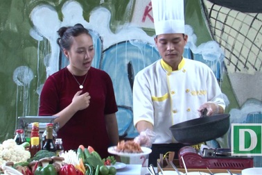 Bếp Ngon: Học cách làm mực khô chiên bơ mắm cùng ca sĩ Khánh Linh