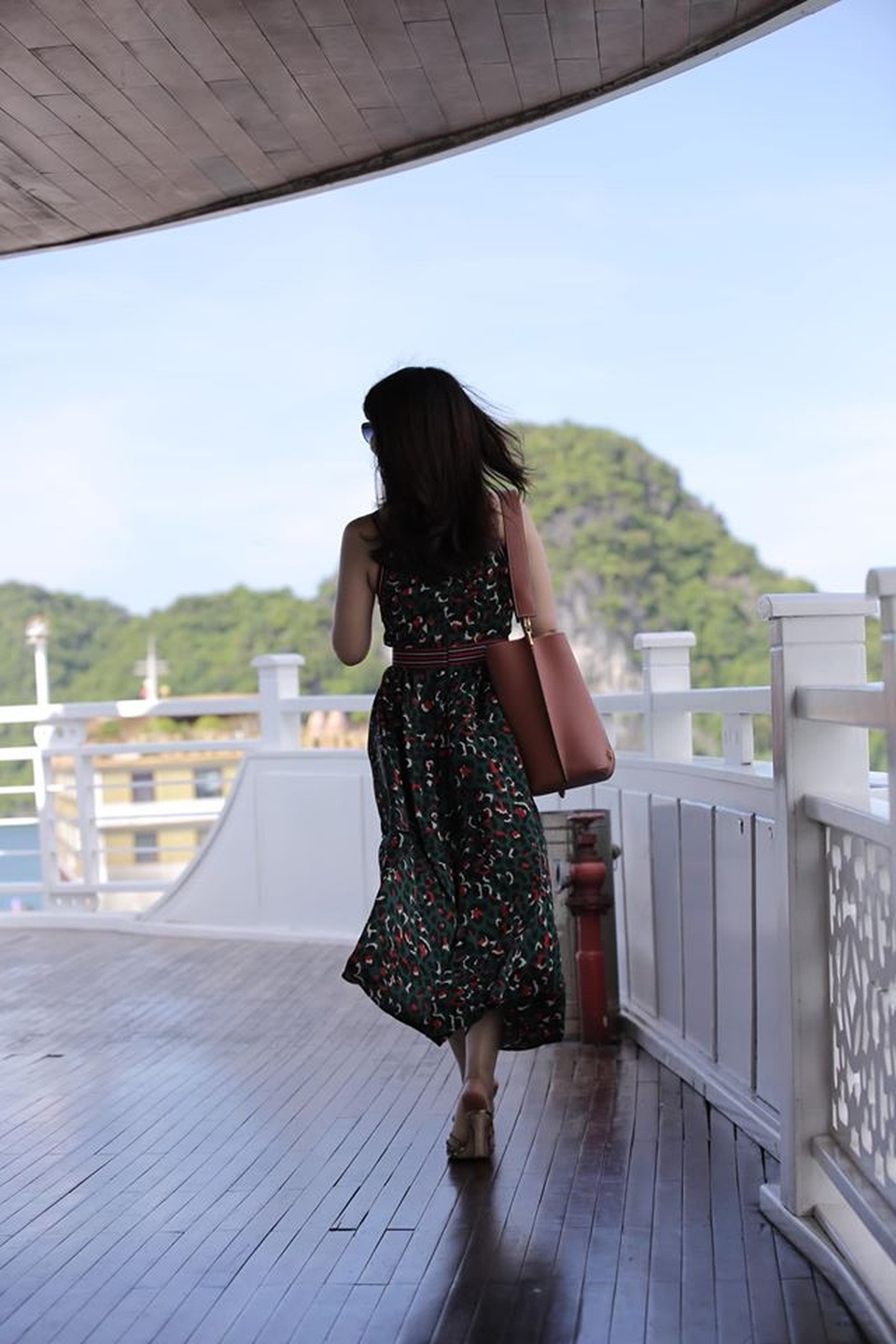 Bạn gái Á hậu kém 17 tuổi được NSƯT Chí Trung công khai, quyến rũ ra sao? - 17