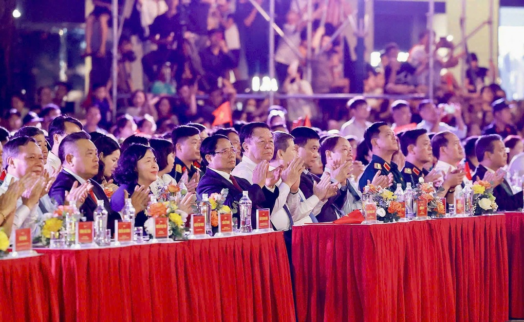 Hà Nội - Từ mùa thu lịch sử năm 1945: Tái hiện những khoảnh khắc lịch sử - 2 Hà Nội - Từ mùa thu lịch sử năm 1945: Tái hiện những khoảnh khắc lịch sử - 2