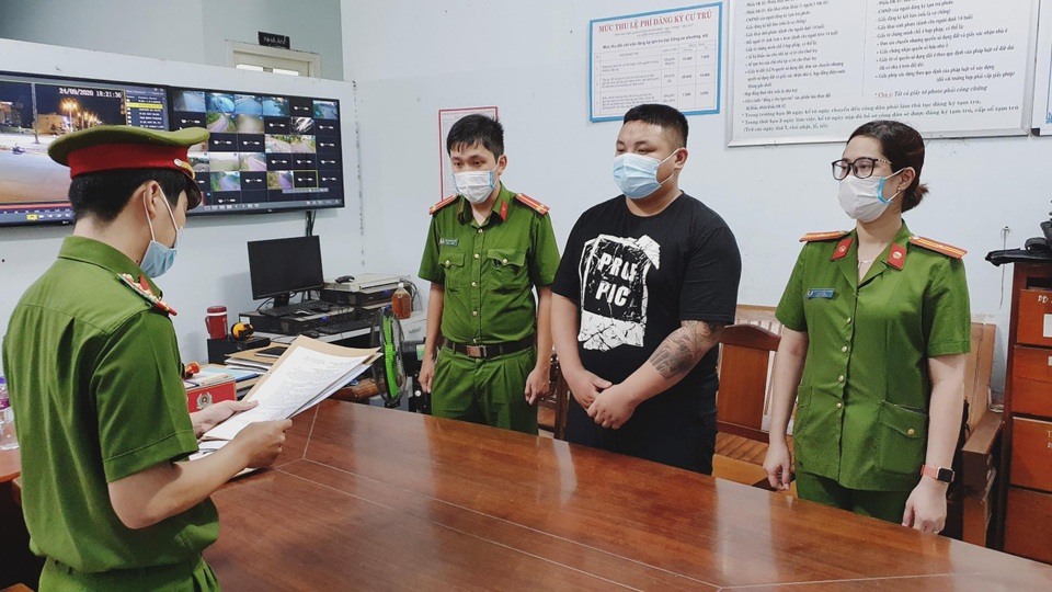 Nam thanh niên mở 3 tài khoản ngân hàng để lừa đảo lấy tiền chơi game - 1 Nam thanh niên mở 3 tài khoản ngân hàng để lừa đảo lấy tiền chơi game - 1