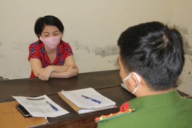 Một mình đóng nhiều vai, nữ "trùm phường online" chiếm đoạt hàng tỷ đồng