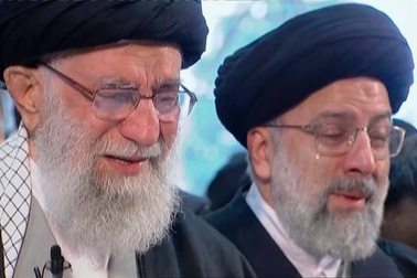Lãnh tụ tối cao Iran khóc bên linh cữu tướng Soleimani