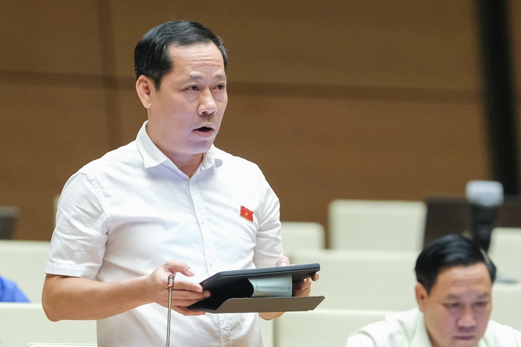 ĐBQH: Cần thu phí rác theo lượng xả thải, không thu đồng đều - 1