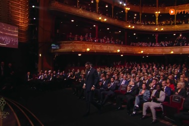 Tiền vệ Rodri giành Quả bóng vàng 2024