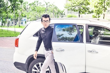 Á vương Ký Quốc Đạt chăm chỉ chạy show để thỏa đam mê