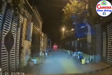 Ô tô đâm xe máy vì không giảm tốc độ ở đoạn đường giao nhau