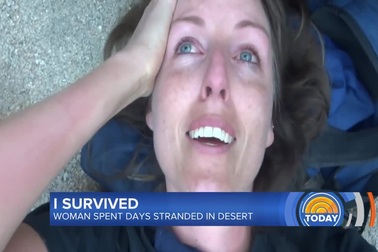 Lạc giữa sa mạc bỏng rát, cô gái phải uống nước tiểu để sống sót