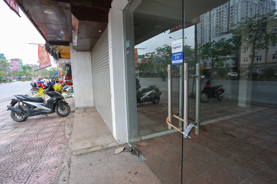 Kinh doanh ế ẩm, hàng loạt cửa hàng ở Hà Nội đóng cửa trả mặt bằng - 5