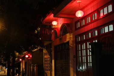 Dừng ngay việc treo đèn lồng trên các tuyến phố