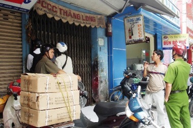 Nổ bình chữa cháy, một người nát chân