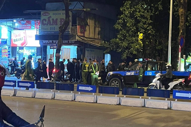 Hà Nội: Tạm giữ 7 thanh niên hỗn chiến bằng dao, "bom xăng"