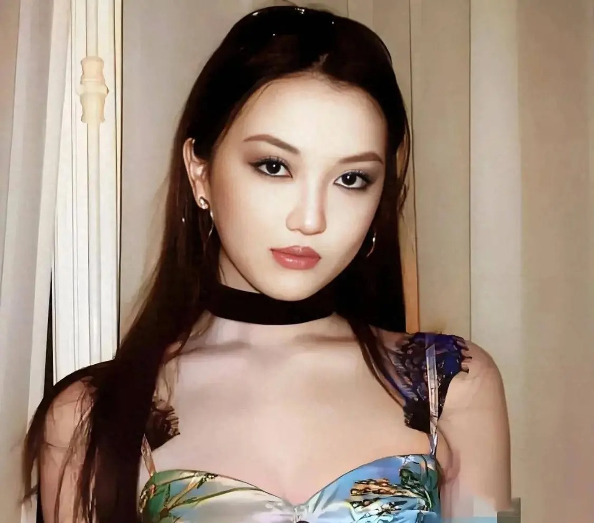 Lý Yên: Cô con gái 18 tuổi xinh đẹp, tự tin và đa tài của Vương Phi - 2 Lý Yên: Cô con gái 18 tuổi xinh đẹp, tự tin và đa tài của Vương Phi - 2