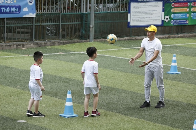 Heo Mi Nhon bật khóc khi thấy con gái Cam Cam dũng cảm vượt qua nỗi sợ - Ảnh 1. Heo Mi Nhon bật khóc khi thấy con gái Cam Cam dũng cảm vượt qua nỗi sợ - Ảnh 1.